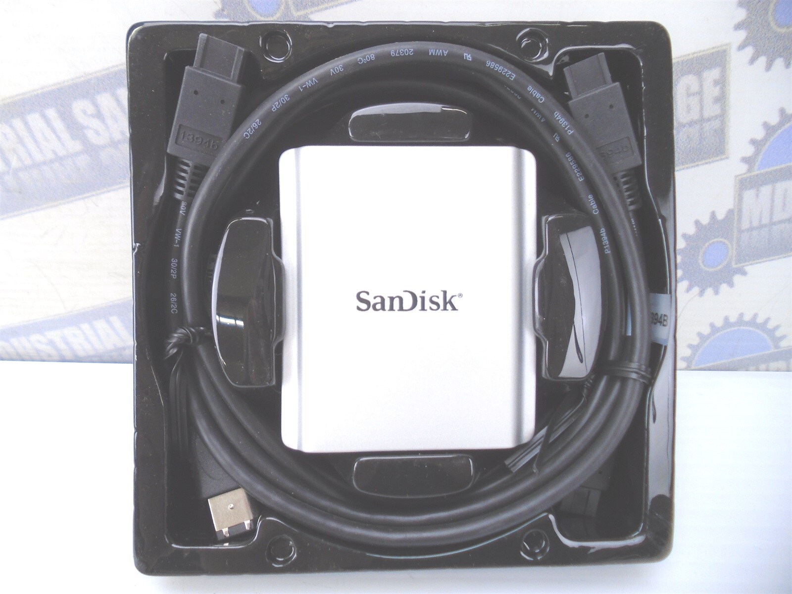 SANDISK - SDDRX4-CF-901 - EXTREME - Firewire CompactFlash READER - (NEW in BOX)
