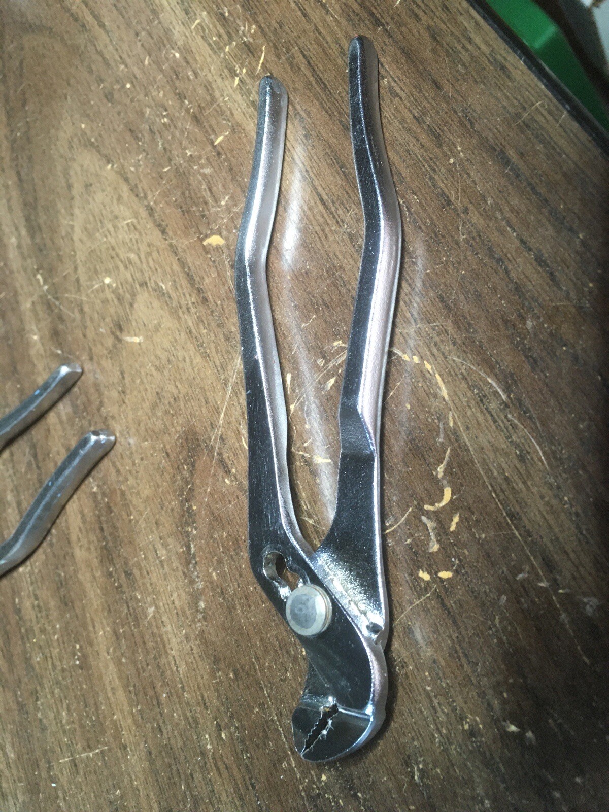Wilde USA 5-1/4" Adjustable Pliers Chrome