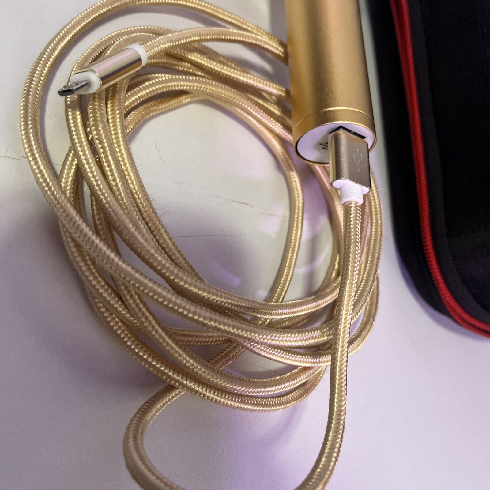QFX Model Kar-3 Karaoke Microphone With Case And Cable UNTESTED White/Gold