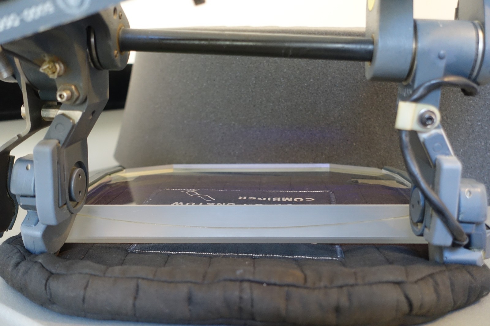 Collins Flight Dynamics HUD Combiner Unit – For Boeing 727