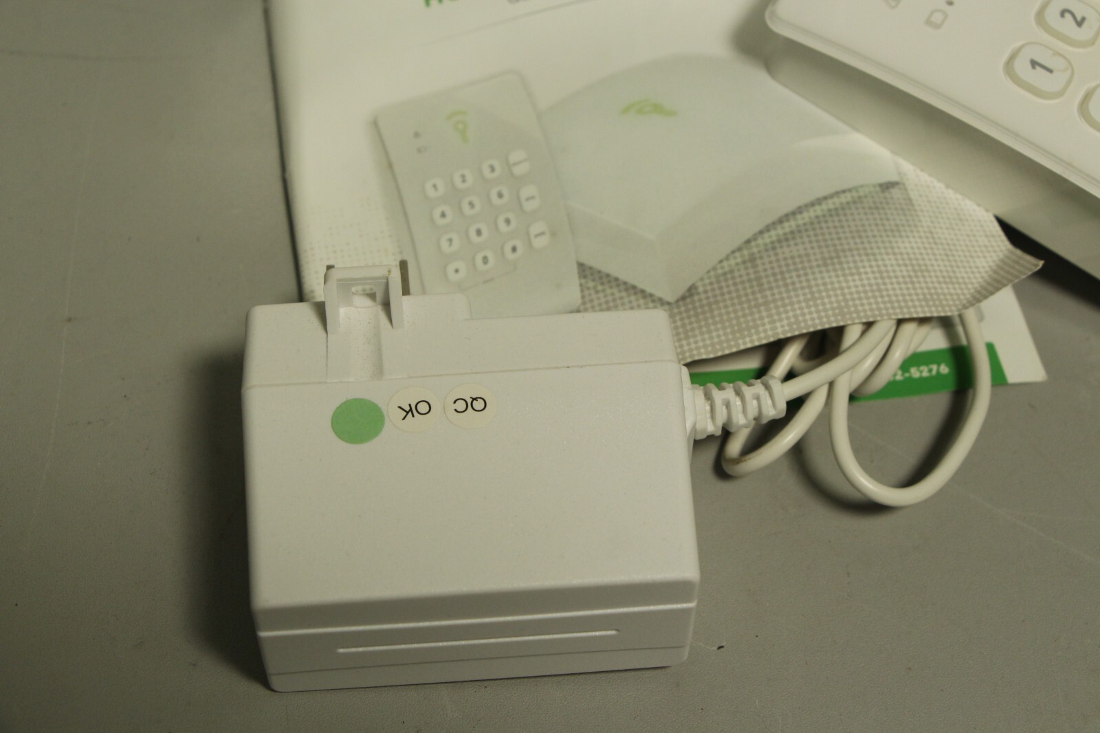 Frontpoint Home Security System Hub FPHUB1, Keypad FPKP1