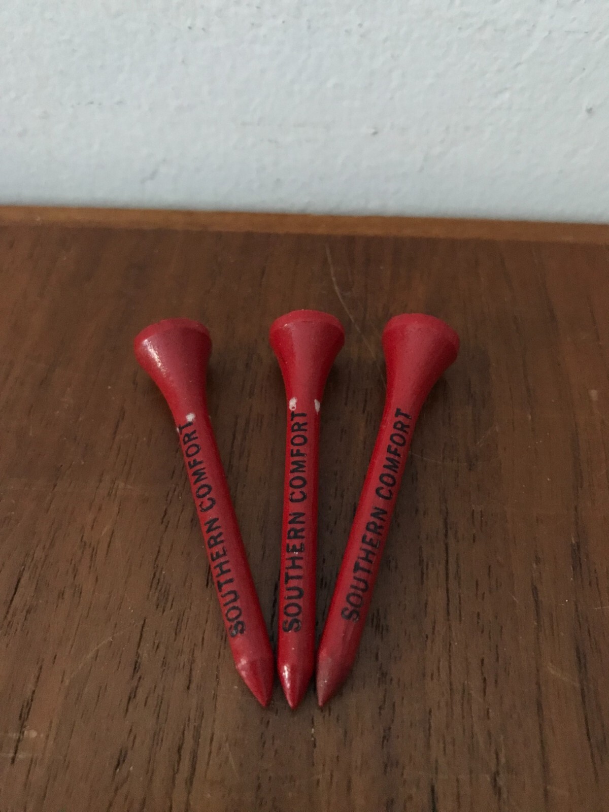 Vintage Southern Comfort Whiskey Lot of 3 Red Wooden Golf Tees