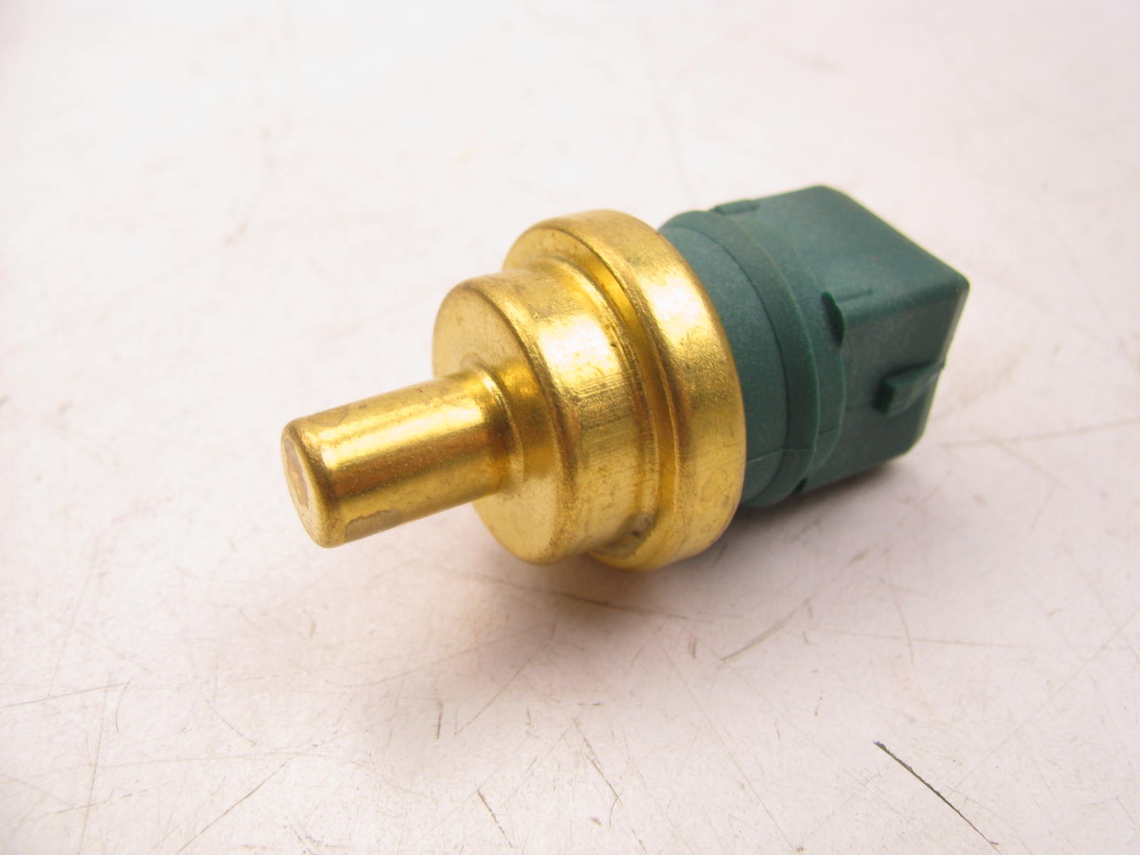 NEW - OUT OF BOX 1T1021 Engine Coolant Temperature Sender - 059919501 078919501B
