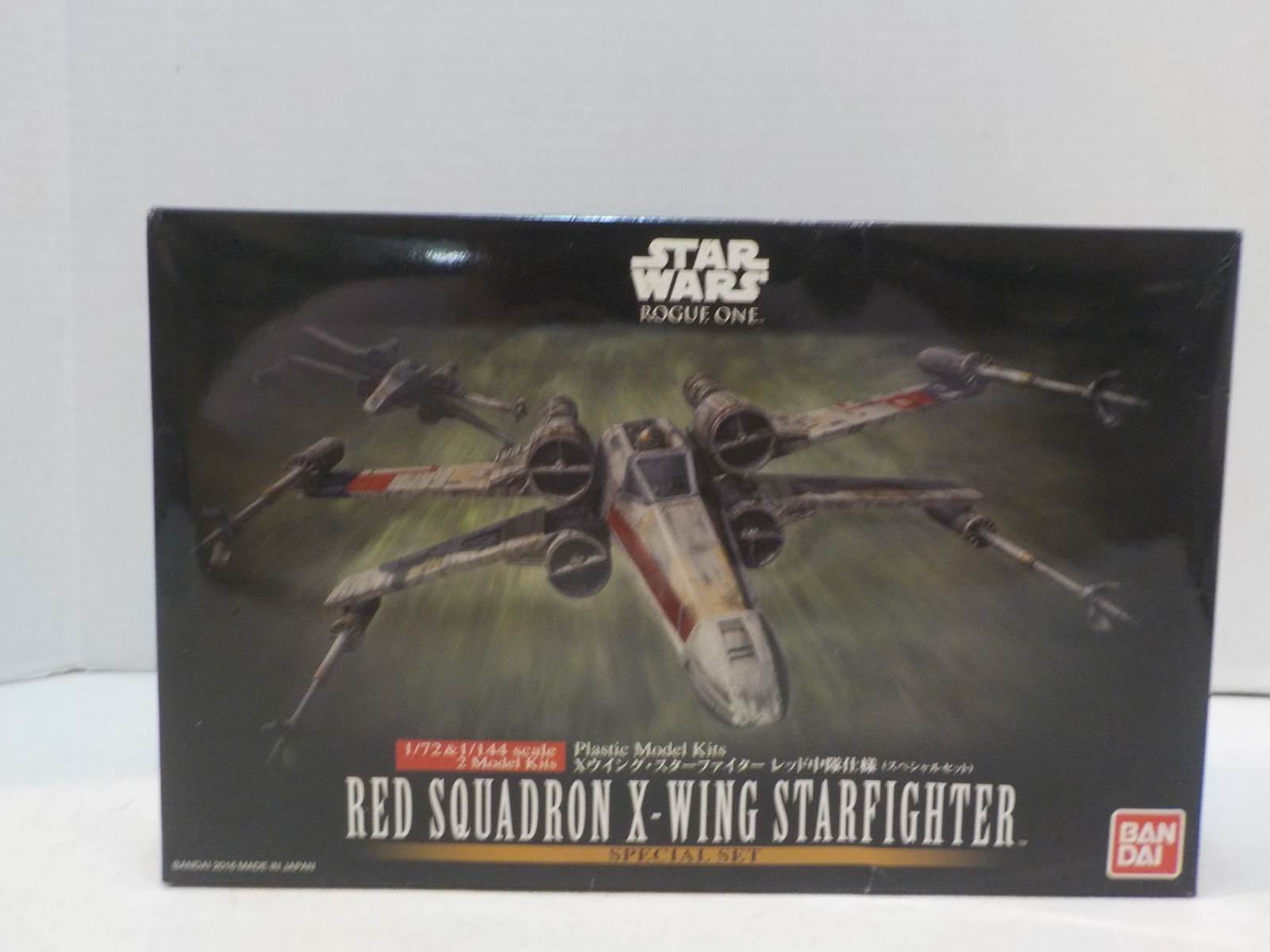 A529  Bandai Star Wars Rogue One Red Squadron X-Wing Starfighter Model Kit Open