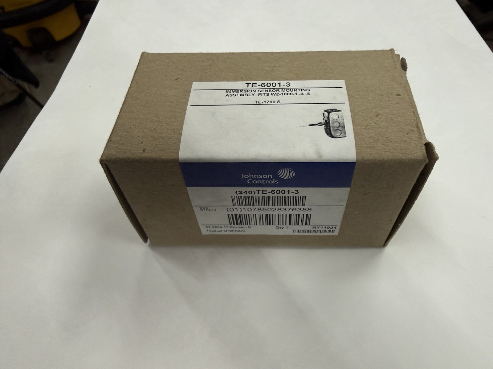 Johnson Controls TE-6001-3 Immersion Sensor Mounting Assembly WZ-1000 NIB