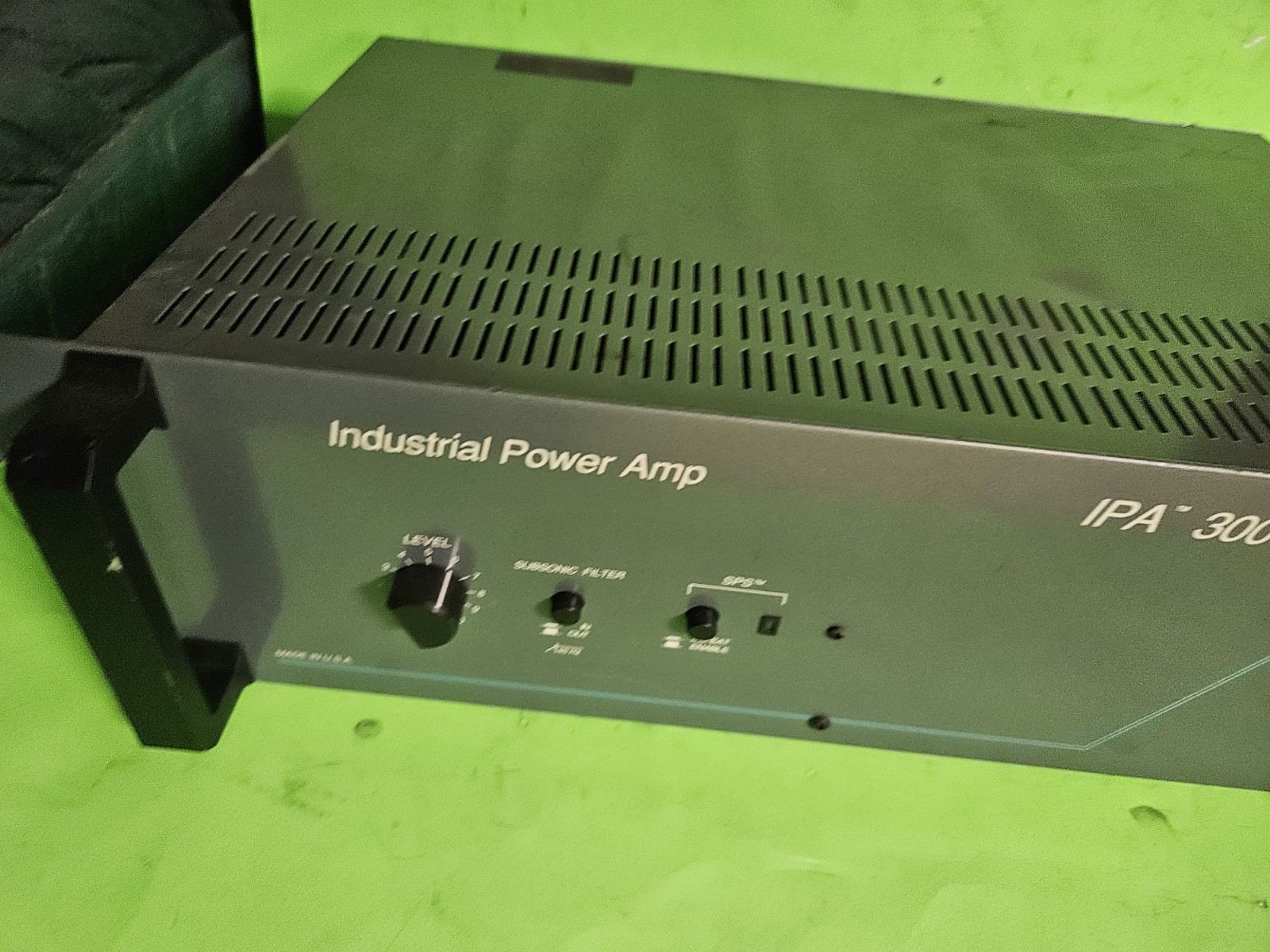 Peavey IPA 300T Industrial Power Amp #2
