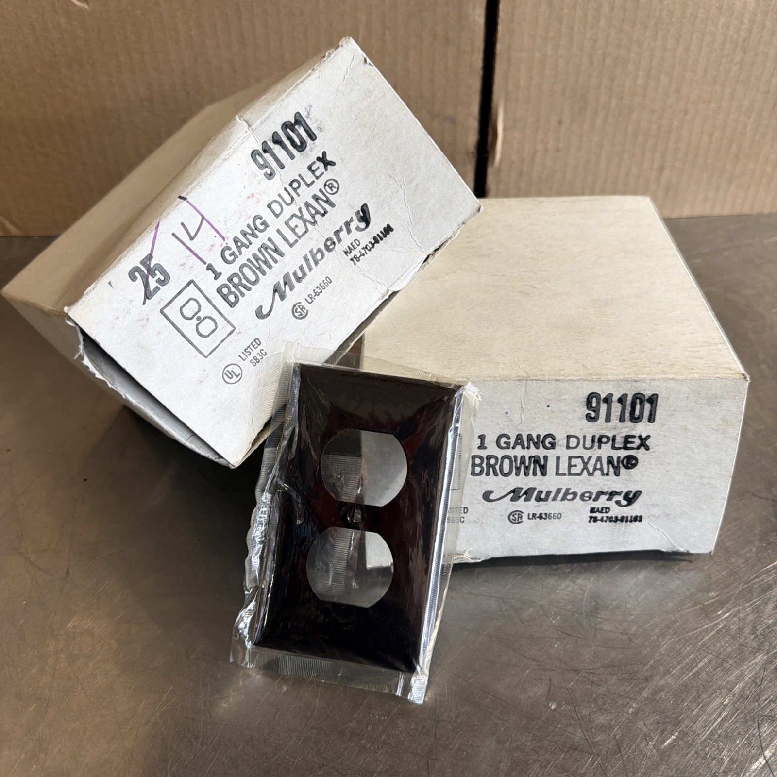 29 Pieces Mulberry 91101 (1 Gang Duplex brown) Nos Surplus