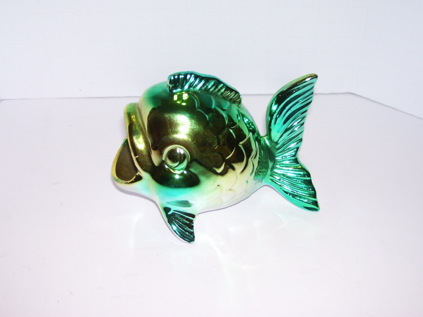 Vintage Mirror Ceramic Souvenir Michigan Fish Ashtray Sponge Holder