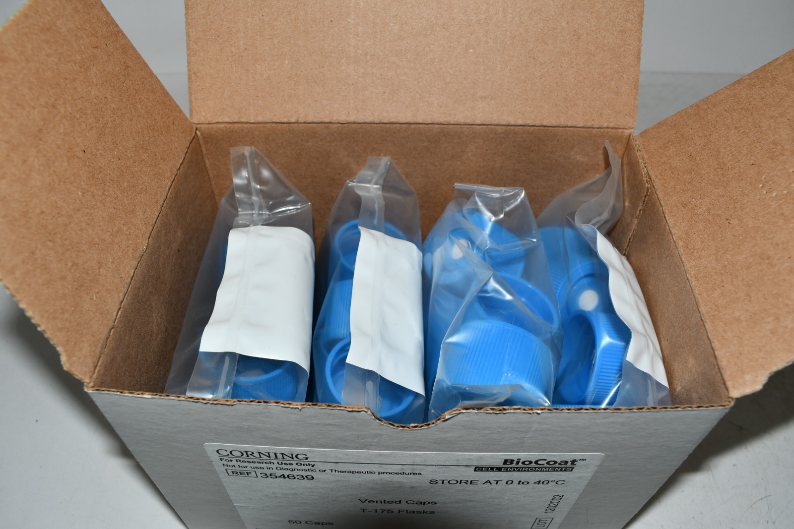 Pack of 40 NEW Corning 354639 Vented Screw Cap for Falcon 175cm Flasks, Bulk, St