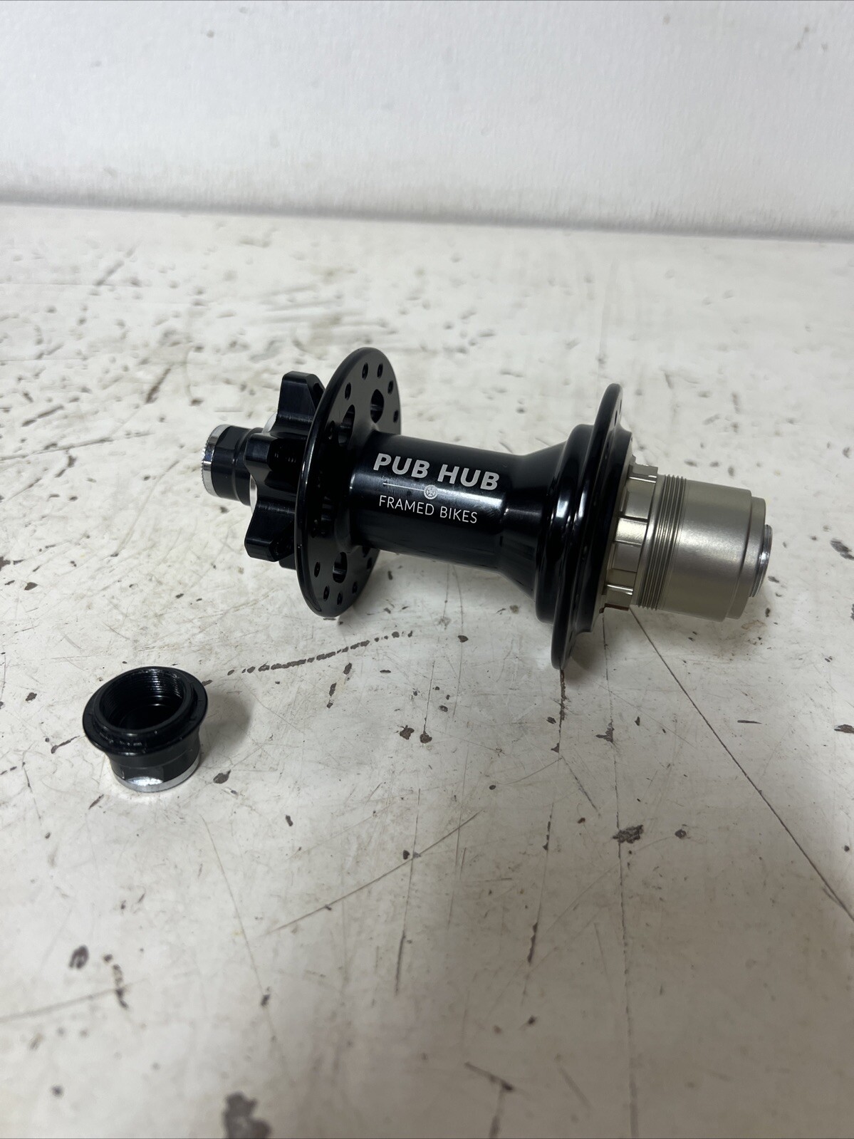 Pub Hub 32h 148mm x 12mm Rear Hub Black Framed