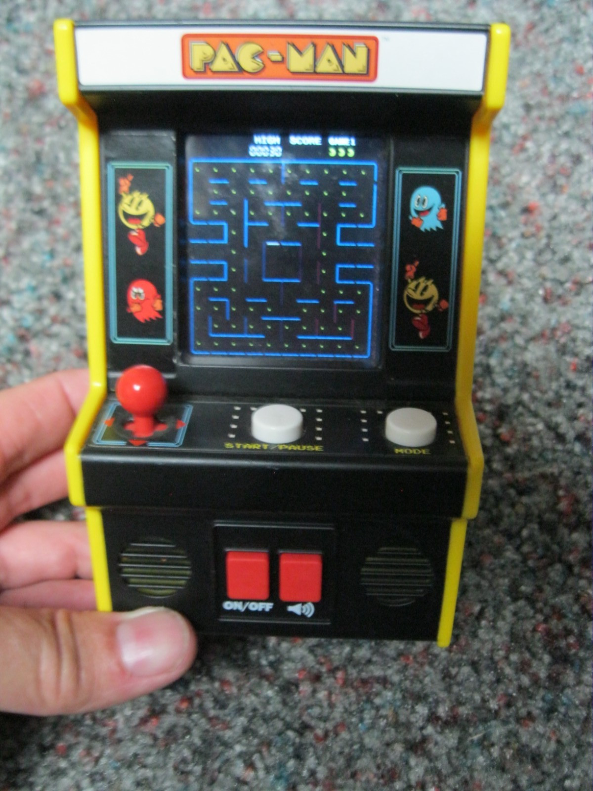 Pac-Man Handheld Tabletop Game Basic Fun Bandai Namco 09562 (won't go left)