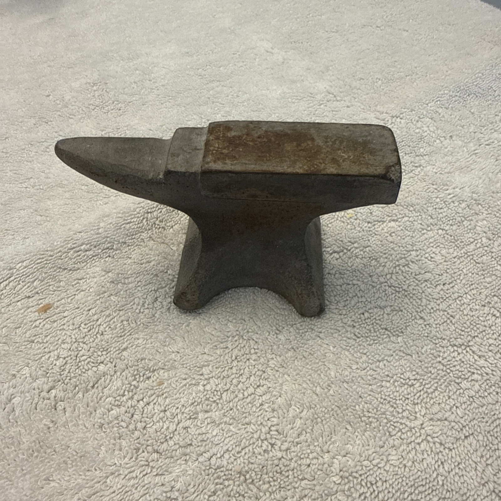VINTAGE SMALL CAST IRON ANVIL GUNSMITH/JEWELER/BLACKSMITH/MACHINIST 4.5x3” 4lb’