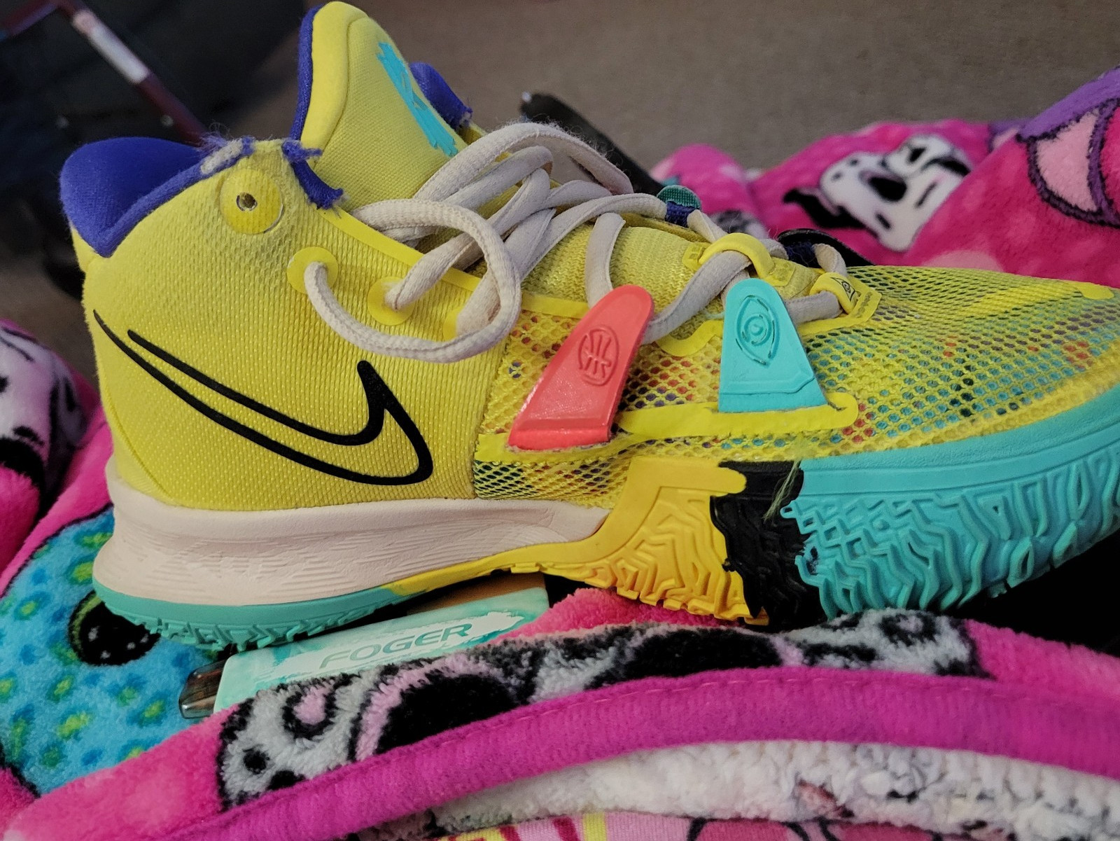 Nike Kyrie 7 1 World 1 People Colorblock Mid Top Basketball Sneakers Yellow Blue