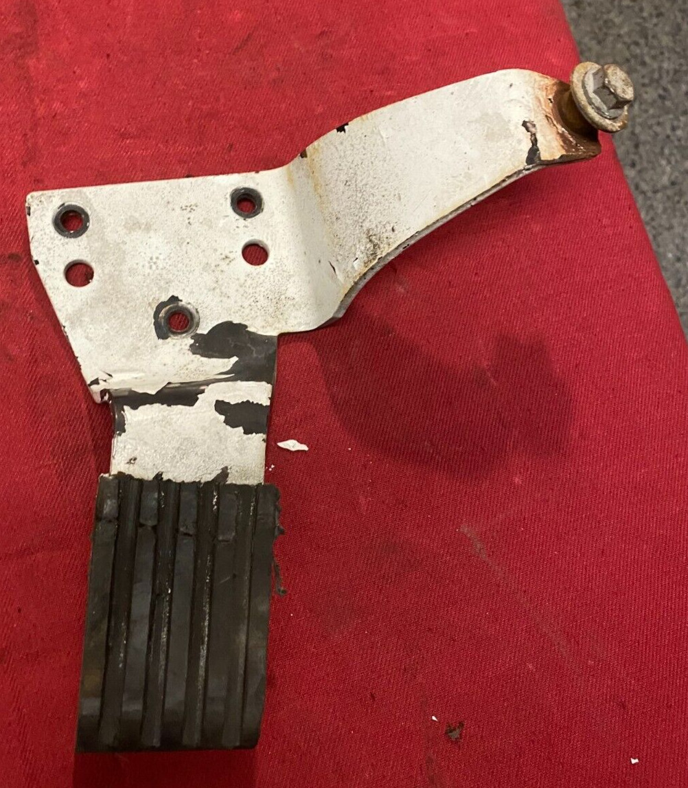 MACK CXU613 HOOD REST SUPPORT BRACKET LH