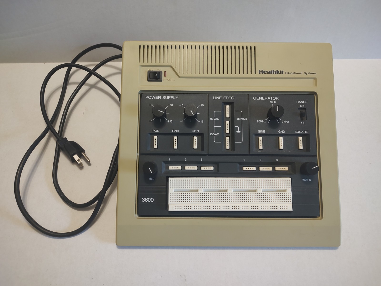 Heathkit Educational System ETW-3600 Analog Trainer (Breadboard) Tested Power On