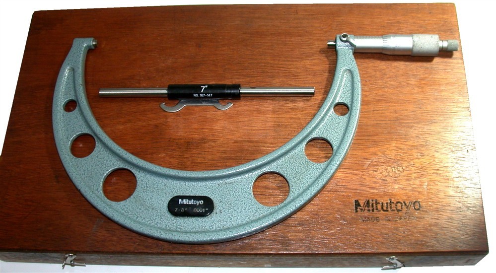 Mitutoyo 7-8" .0001" Micrometer w/Case & Standard 103-222 - calibrated