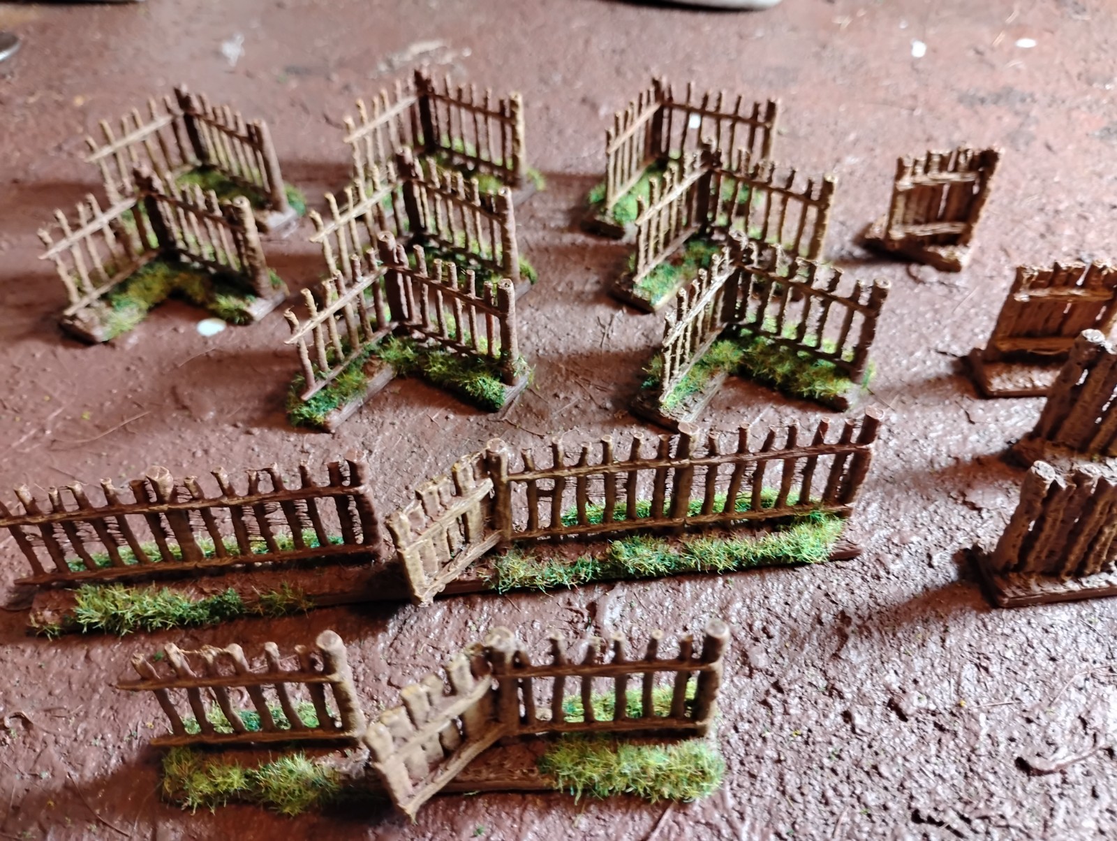 Wooden Fences Wargame Terrain 14pc of corners and gates Painted - 25mm 28mm