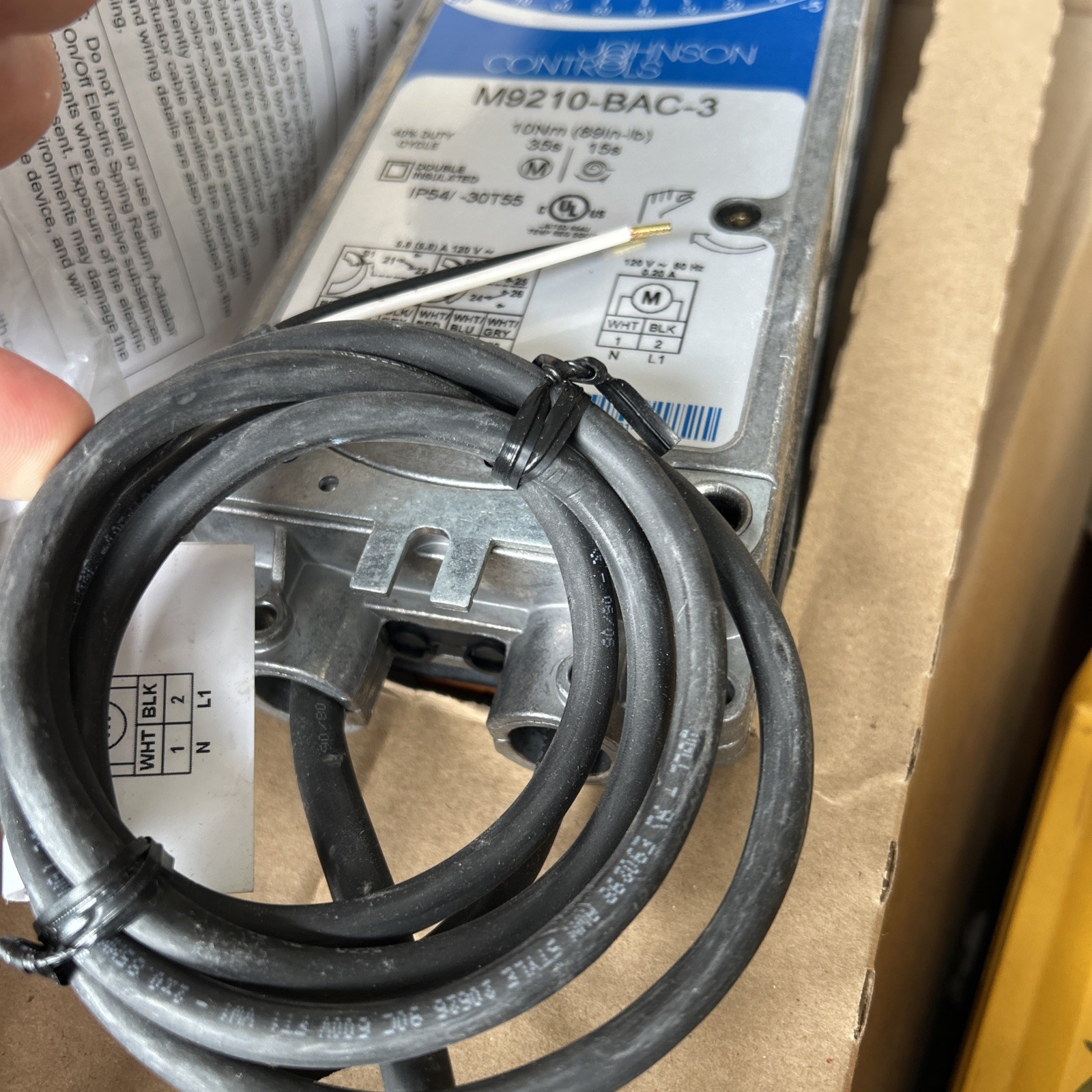 Johnson Controls M9210-BAC-3 Spring Return 2 Position Actuator W/End Switch