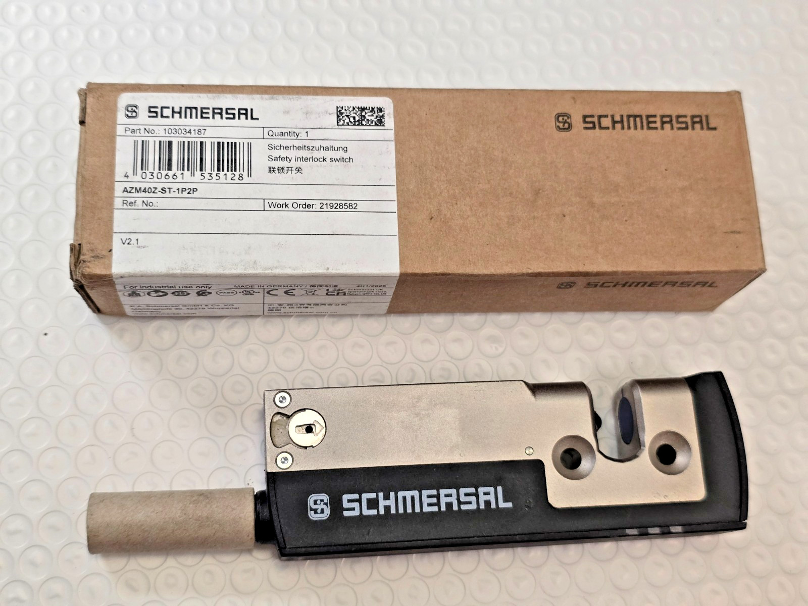 SCHMERSAL Electronic Solenoid Interlock Switch (RFID) 103034187, NEW in box