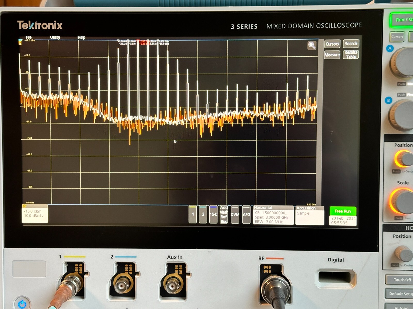Tektronix MDO32 1 GHz Mixed Domain scope + 3GHz Spectrum Analyzer + ALL Options
