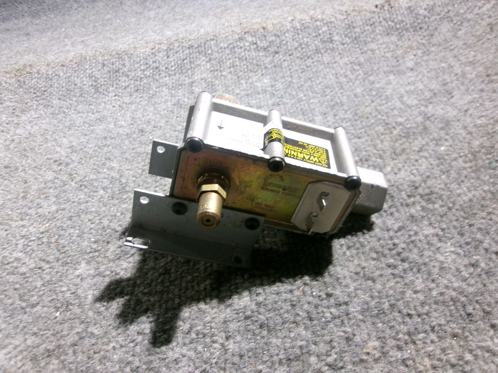 5303208499 KENMORE RANGE SAFETY VALVE