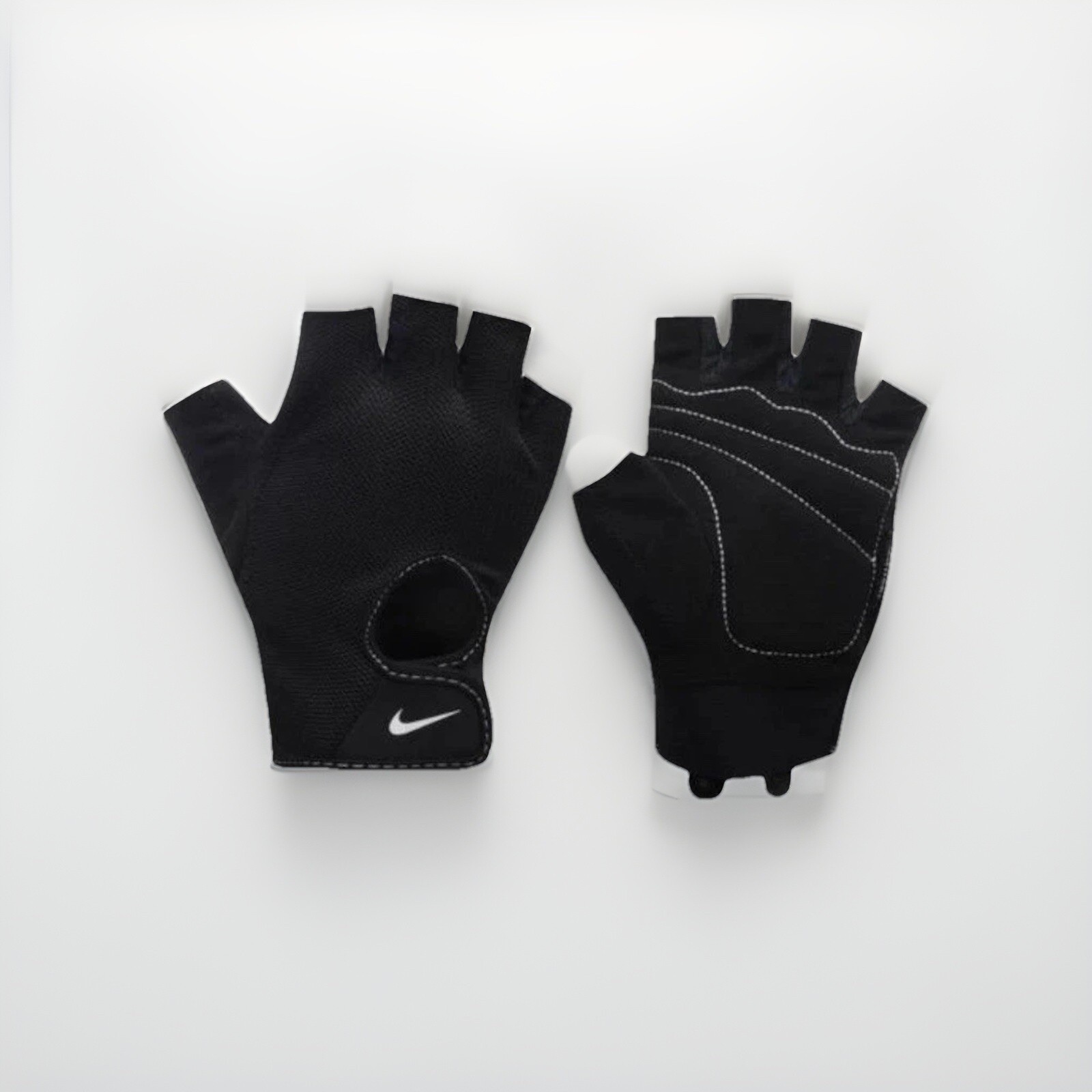 NEW nike women’s fundamental training gloves, size large , black/white