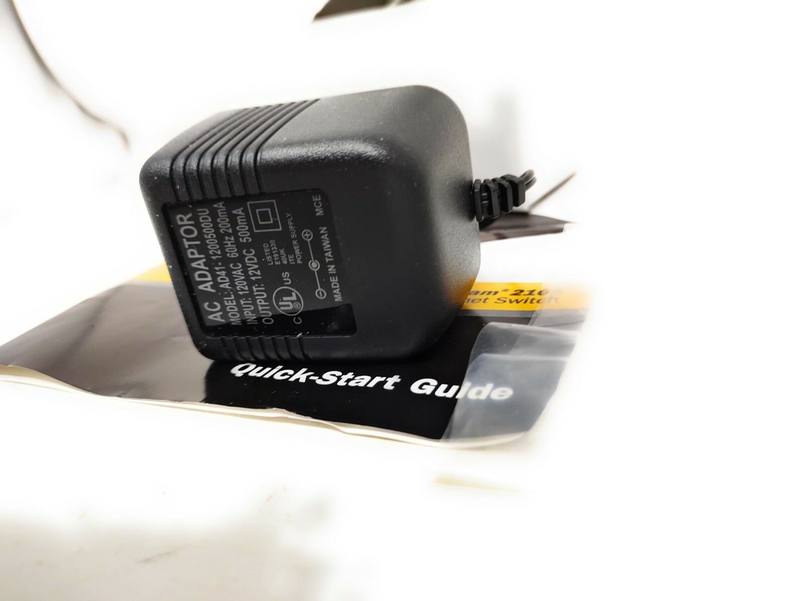 SpeedStream SS2105 5-Port Fast Ethernet Switch 10/100 Mbps