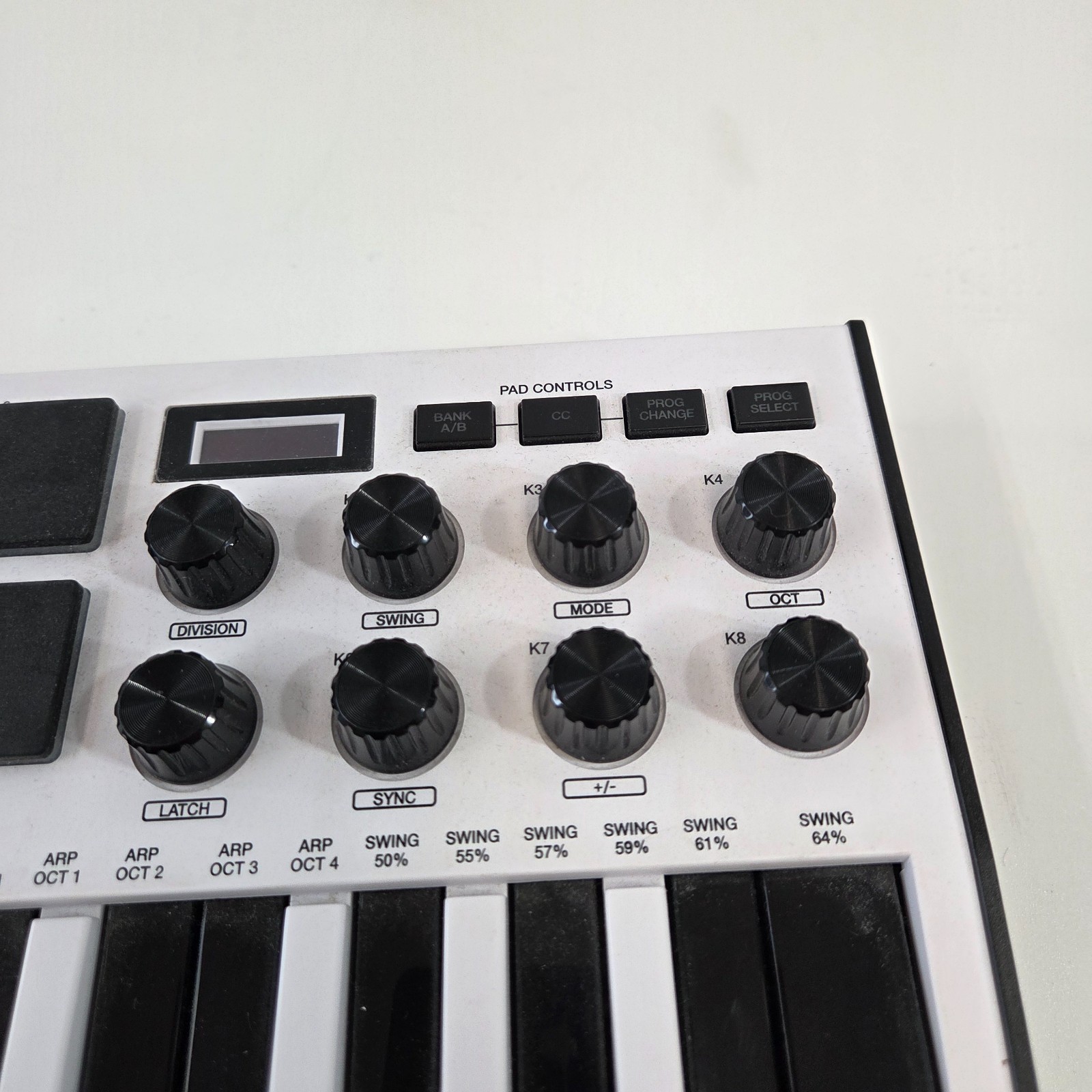 Akai Professional MPK Mini MIDI Keyboard Controller White w/ 37 Black Keys