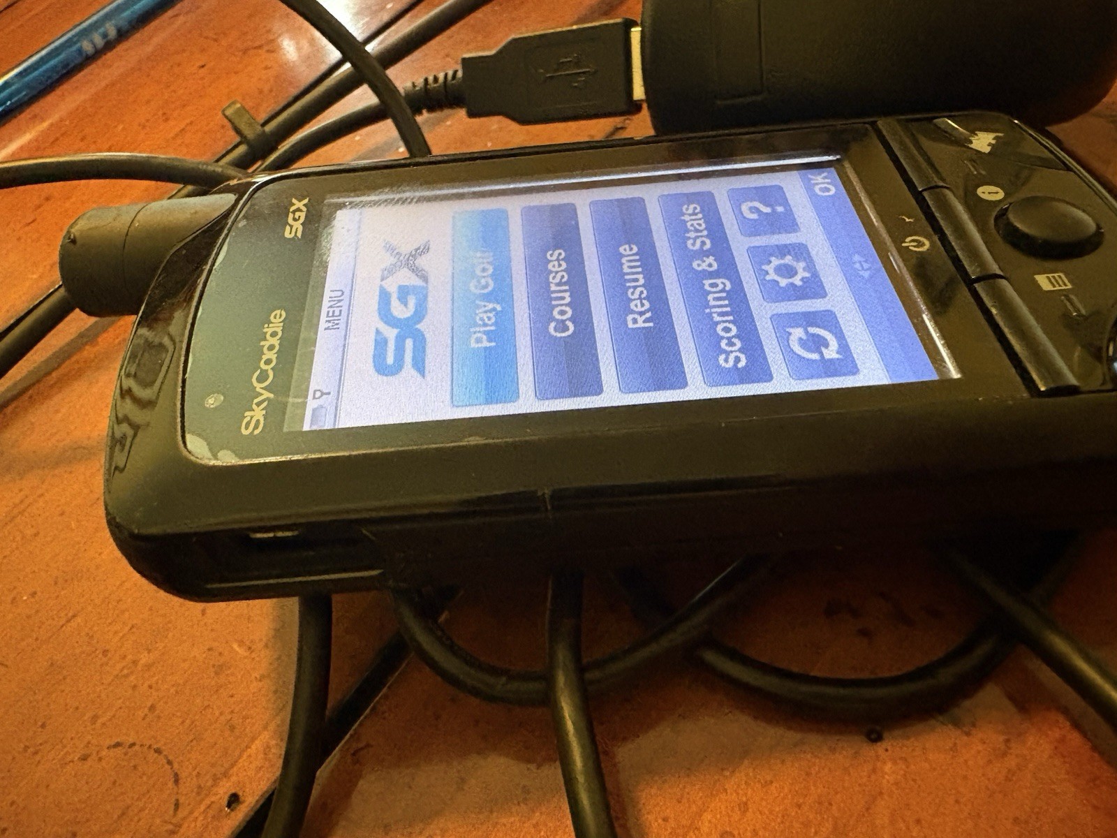 SkyGolf Skycaddie SGX Golf GPS System with Case and Cable