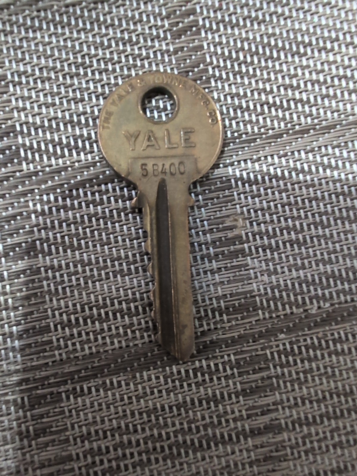 Yale Key 5B400