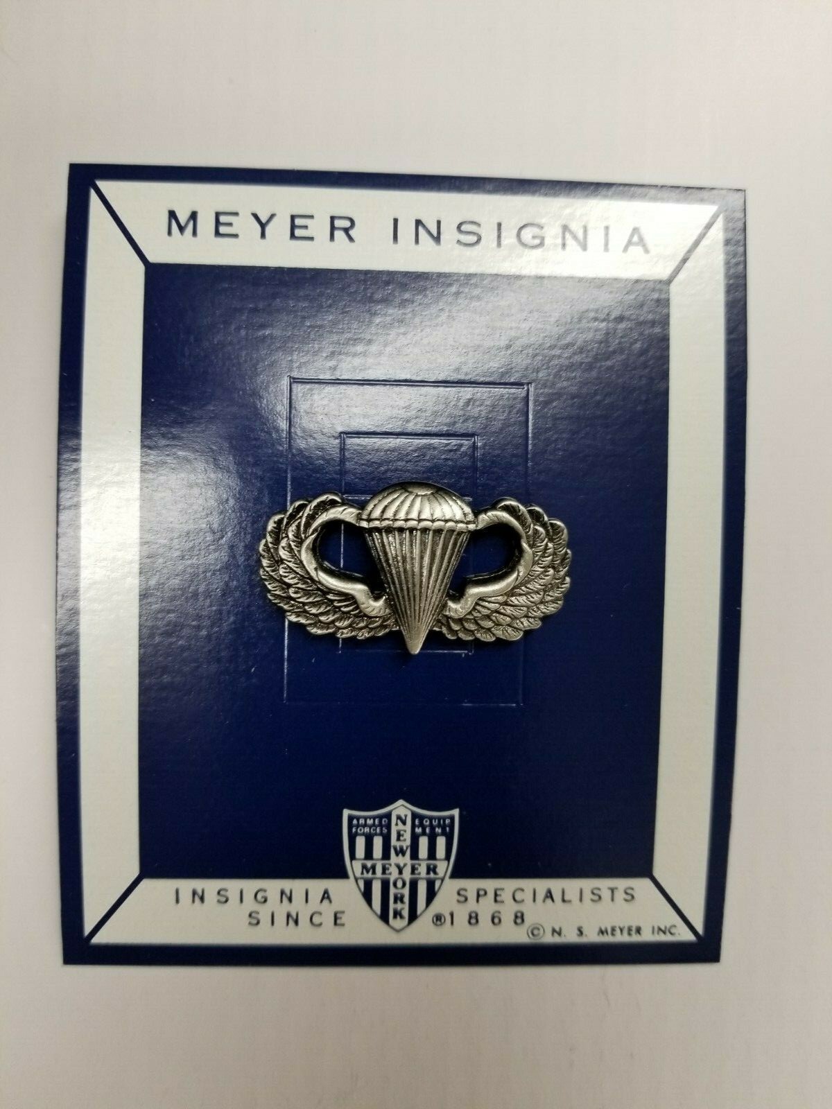 U.S. ARMY PARACHUTIST JUMP WINGS BADGE OXIDIZED ON ORIGINAL CARD