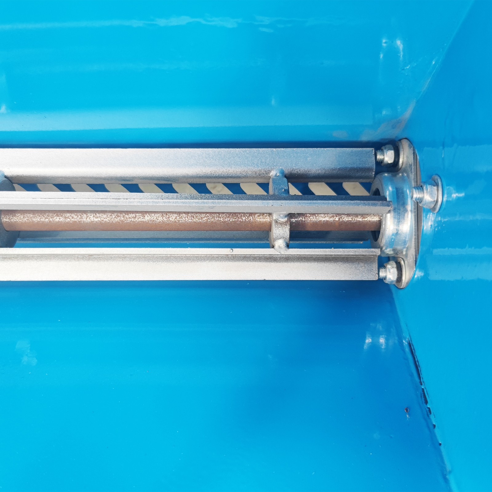 Hand-pushed Corundum Spreader with Large-Capacity Hopper for Floor Construction