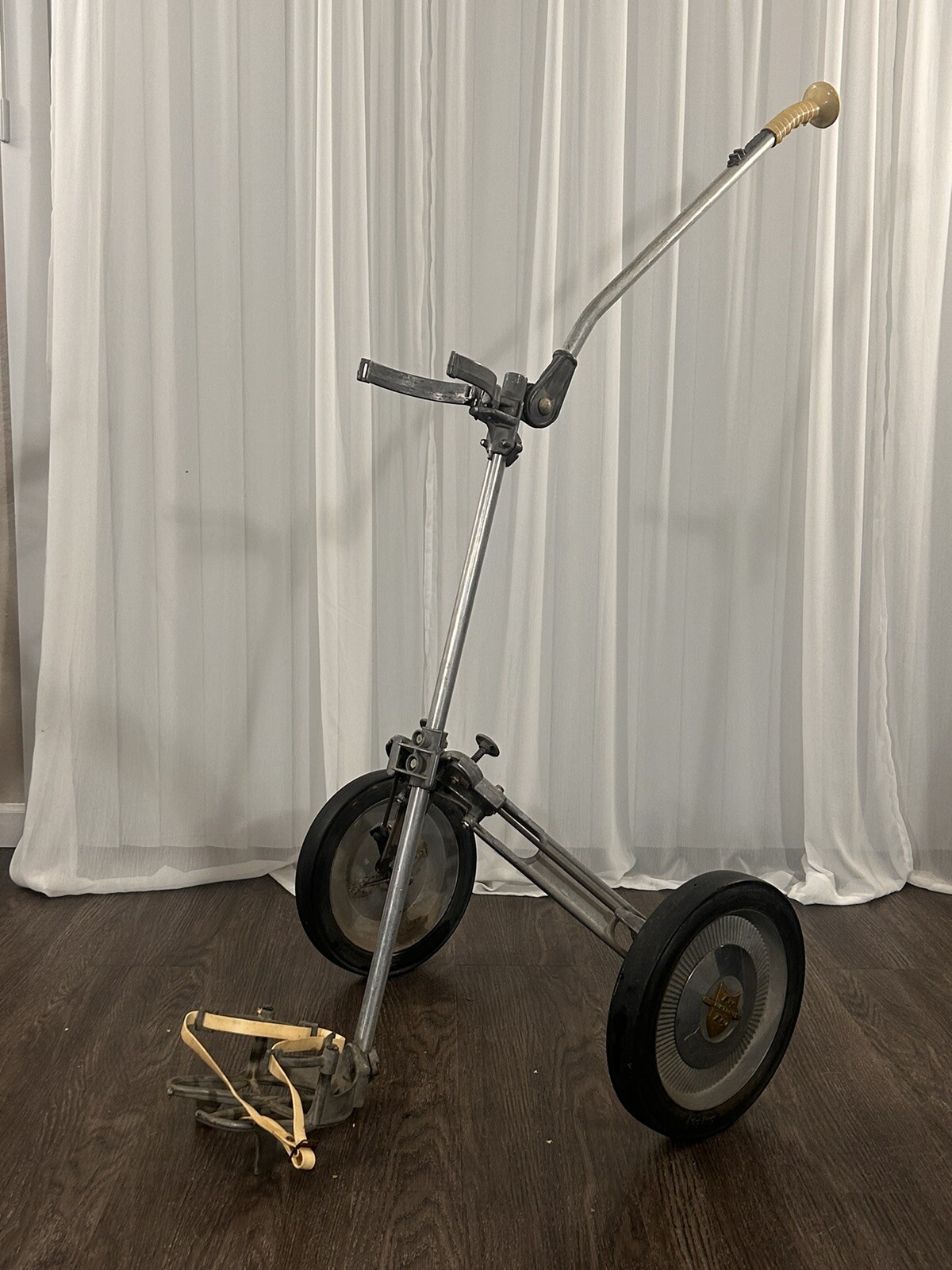 Bag Boy Deluxe  Aluminum Golf Caddy Push Pull Cart Portable Vintage