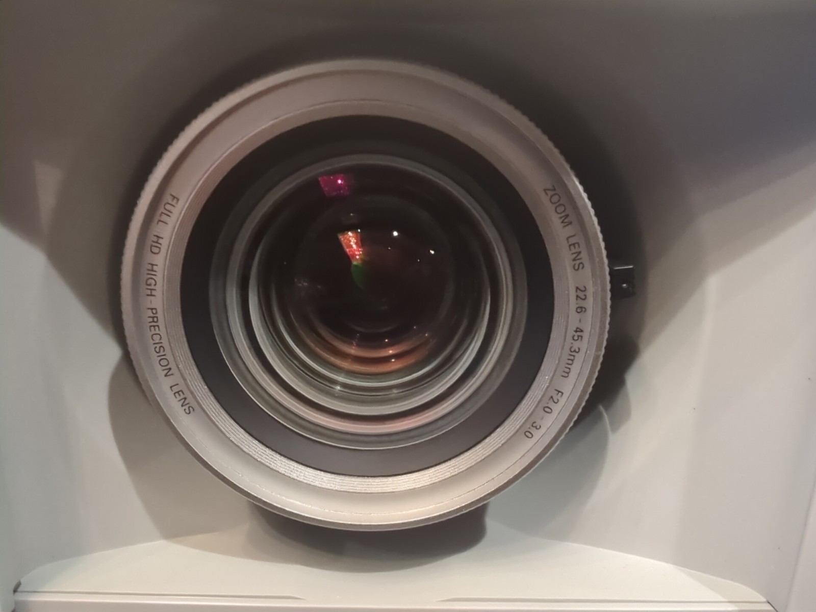 SANYO PLV-Z700 Projector (G9714862)