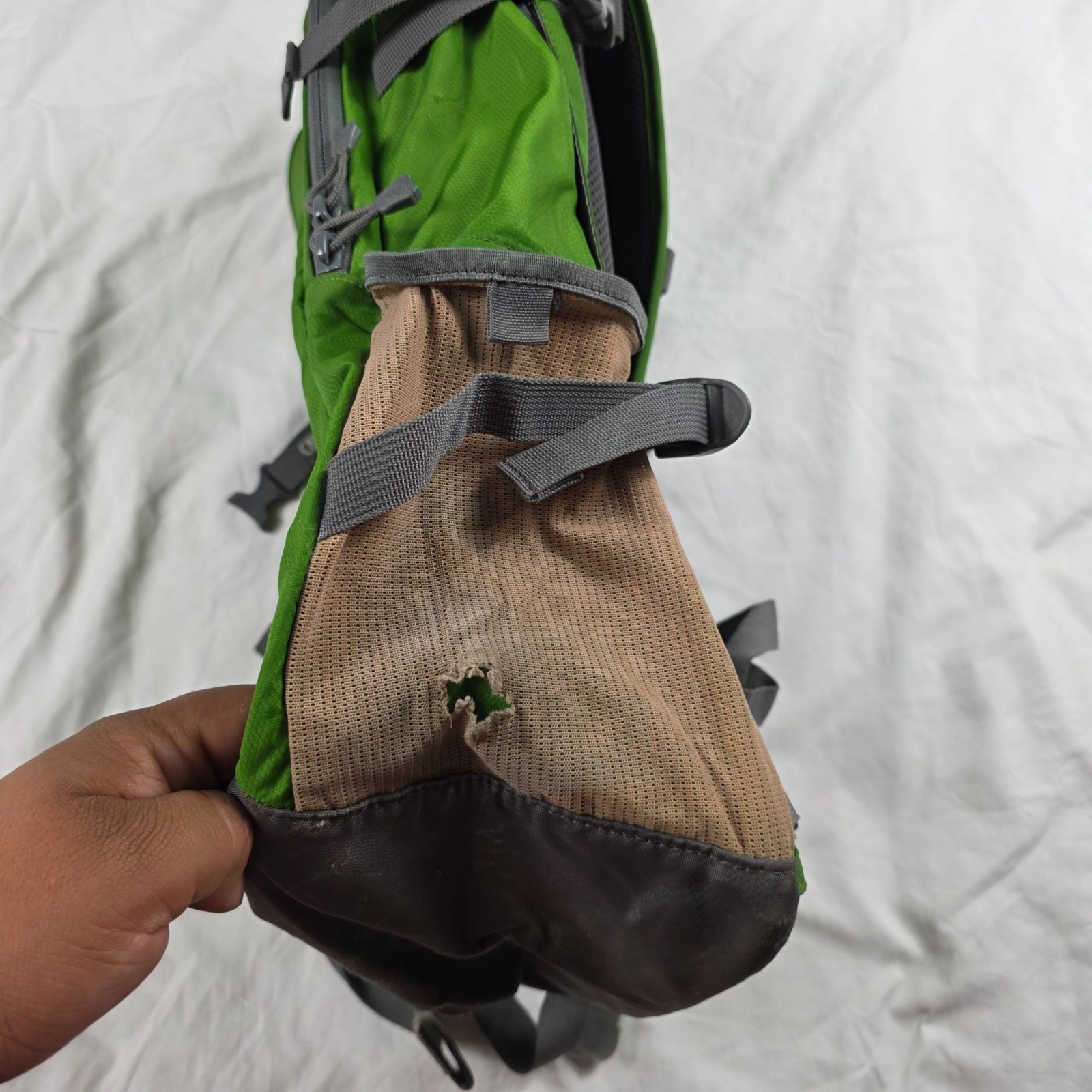 Camelbak Rim Runner Hydration Backpack Green Lightweight Hiking Pack Camping