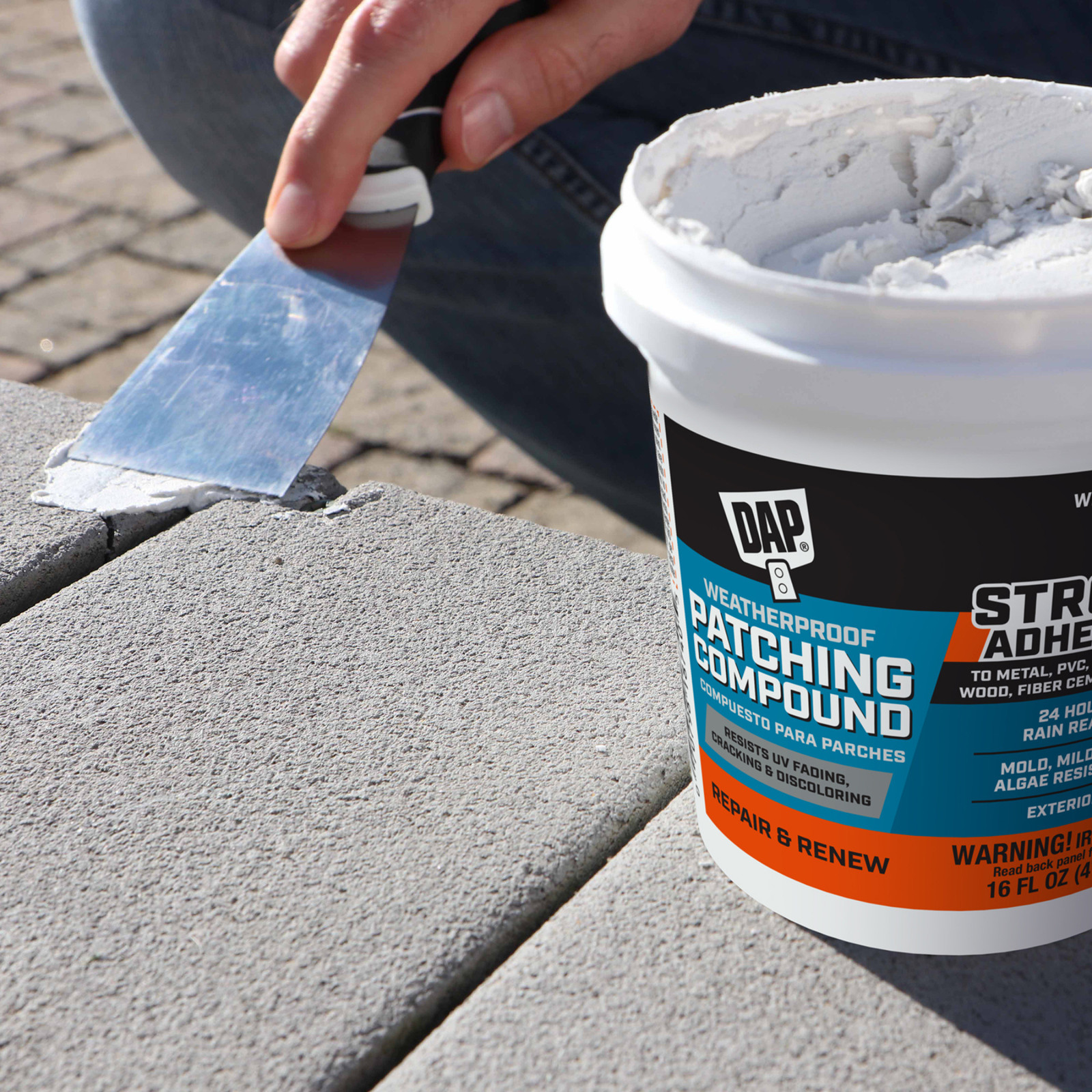 DAP Weatherproof Patching Compound: 32 fl. oz. (White)