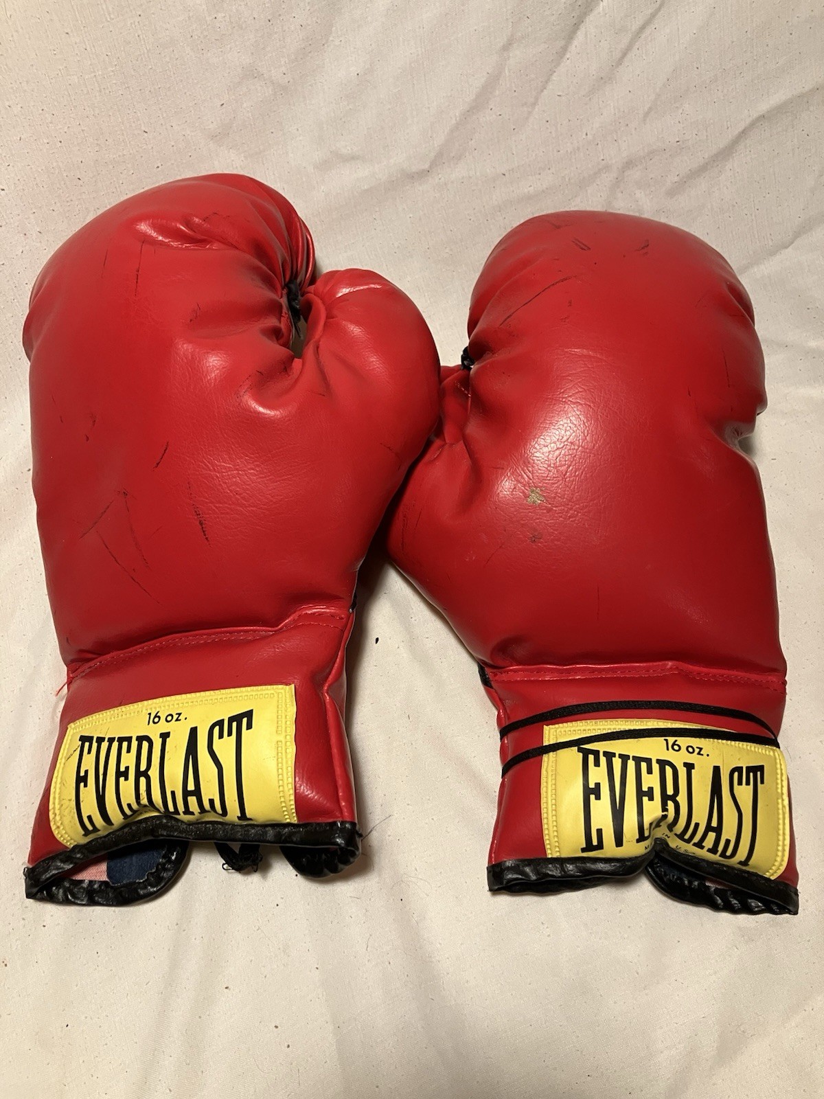 Everlast Boxing Gloves 16oz Red Vintage