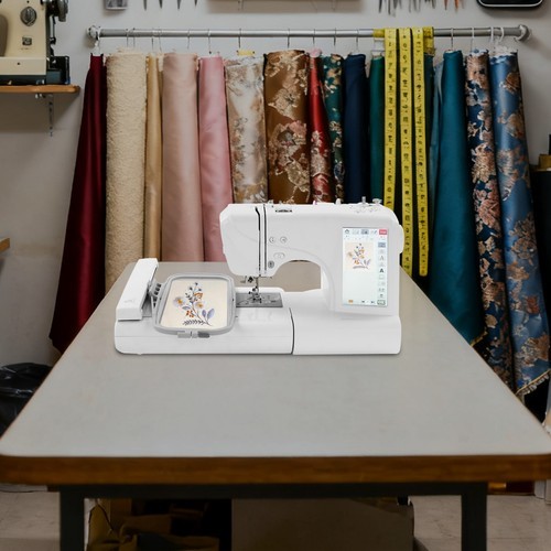Automatic Embroidery Machine Computerized Sewing Machine with 7 Inch Screen