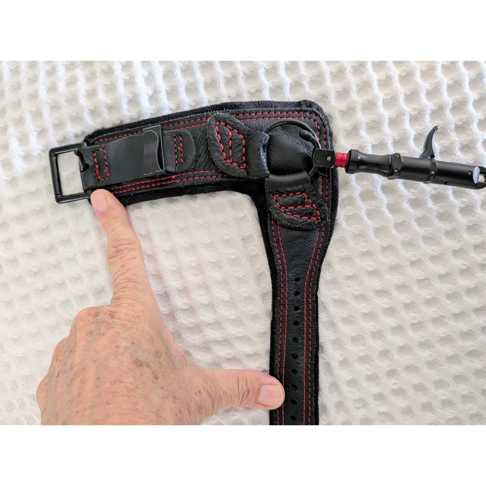 BowTech Carbon Icon RH Compound Bow RAK Package w/ Bee Stinger Stabilizer