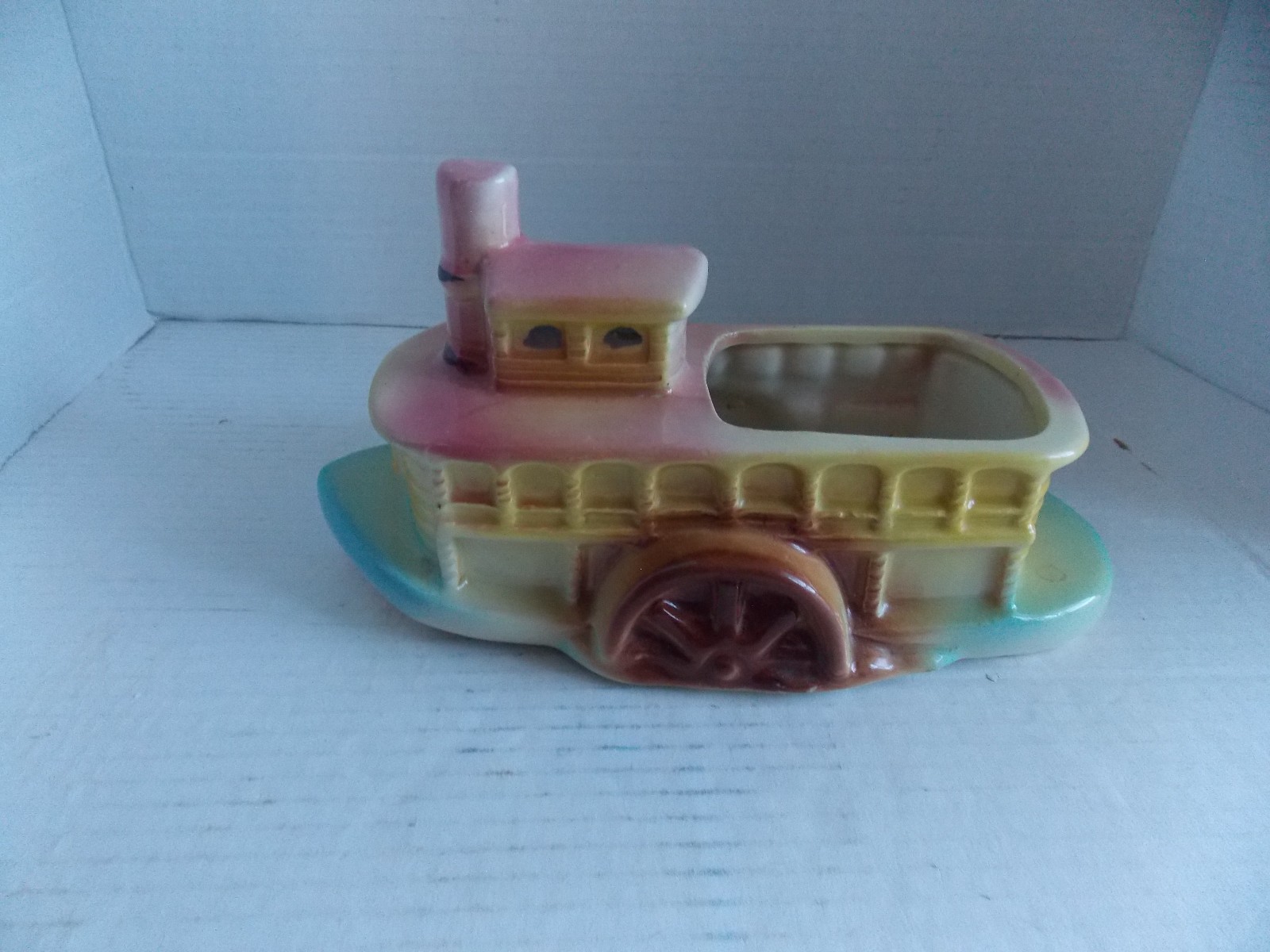Beautiful Vintage American Porcelain MCM Riverboat Planter 9" x 4 3/4"