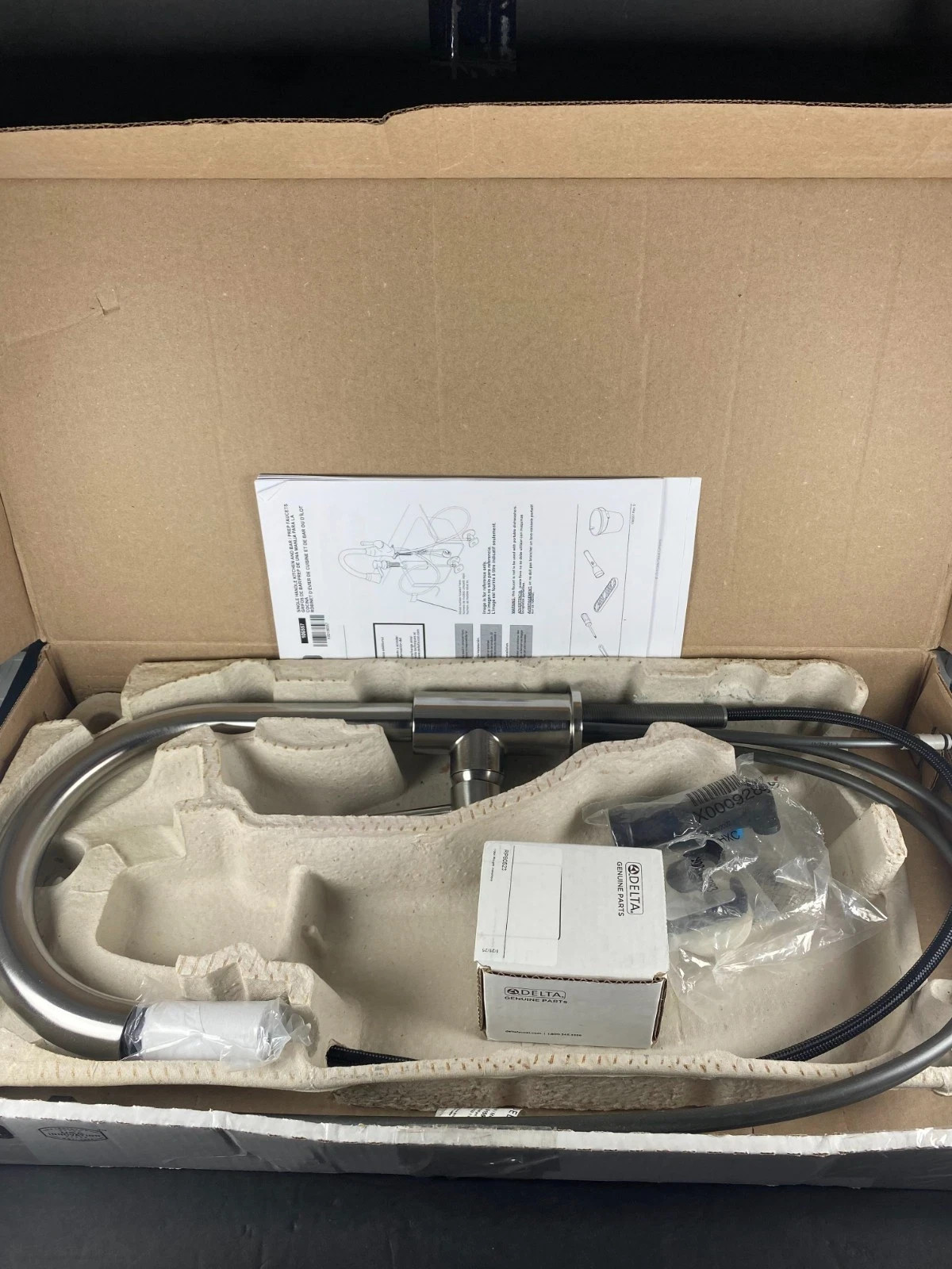BRAND NEW IN BOX DELTA  9159-AR-DST TRINSIC PULL DOWN KITCHEN FAUCET STAINLESS