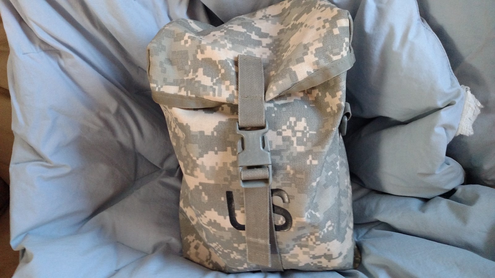Sustainment pouches ACU Pair  Grade A Premium Condtion