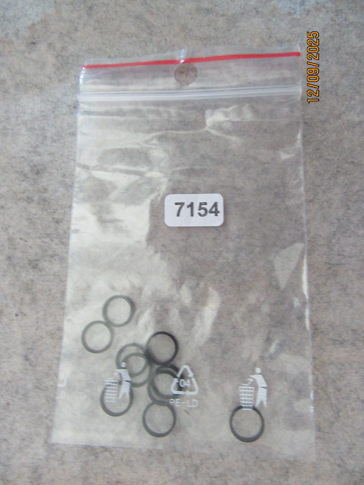 H0 - Marklin 7154 Traction Tires 8mm / 5/16" Diameter (Pack of 10) - NIB