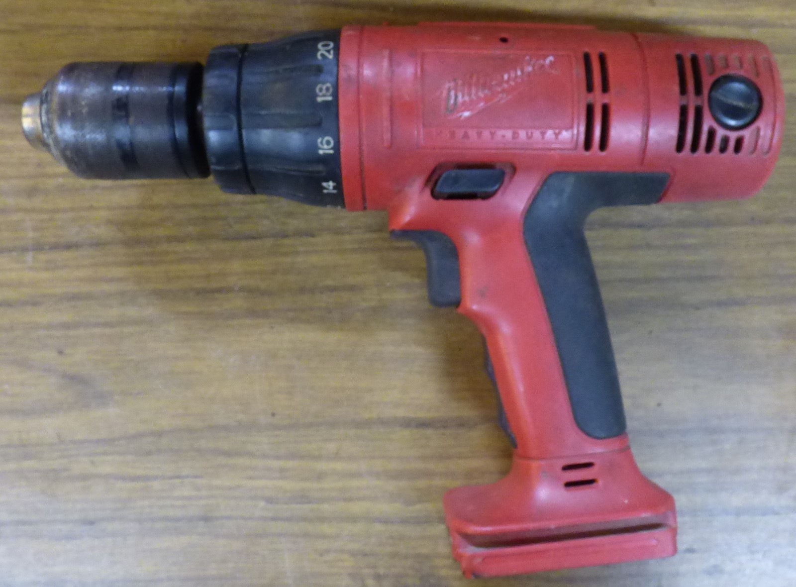 Milwaukee 0624-9B  Cordless 1/2  Keyless CHUCK HEAVY DUTY HAMMER DRILL 18 V