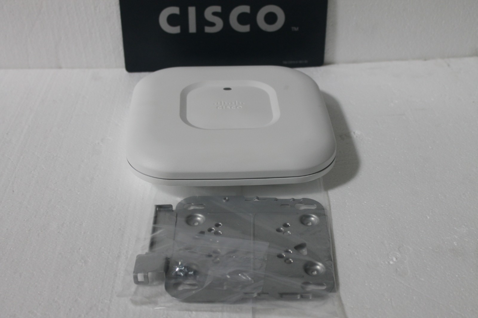 Cisco AIR-CAP2702I-A-K9 Aironet 2700 Wireless Access Point w/ Bracket • Warranty