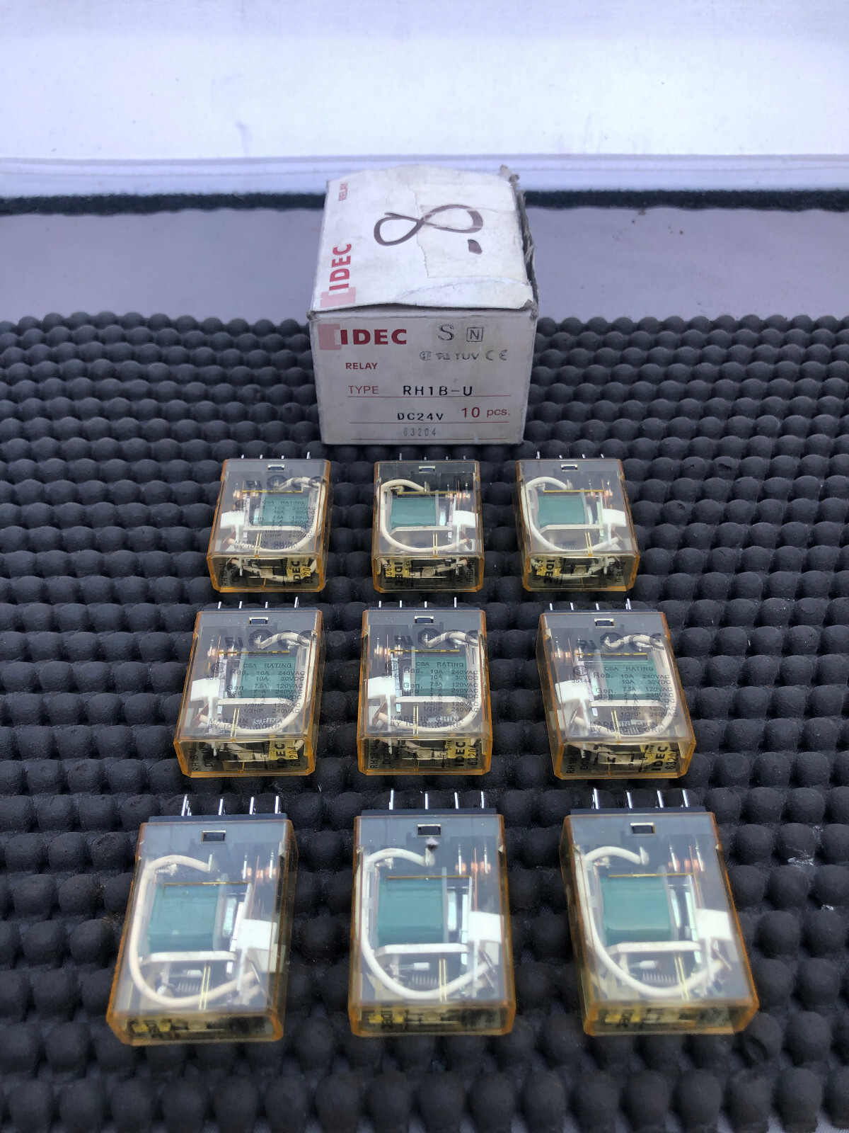 9 IDEC RH1B-4 Relay AC24V | New