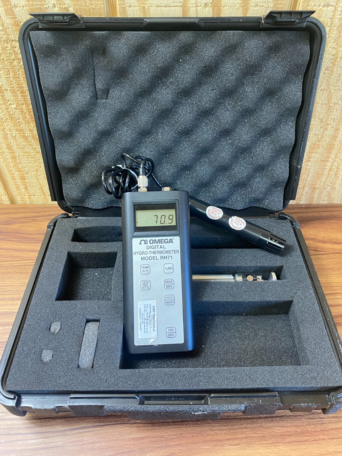 OMEGA RH71 Omega Drive Digital Hygro-Thermometer & Humidity Probe KEYPAD IS BAD