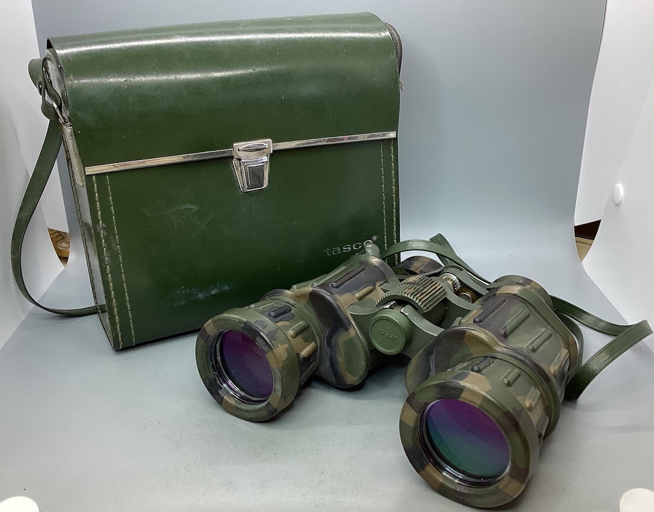 Vintage Tasco 8x - 16x 40 Binoculars Zip Focus 106CRZ 280FT/1000YDS - With Case