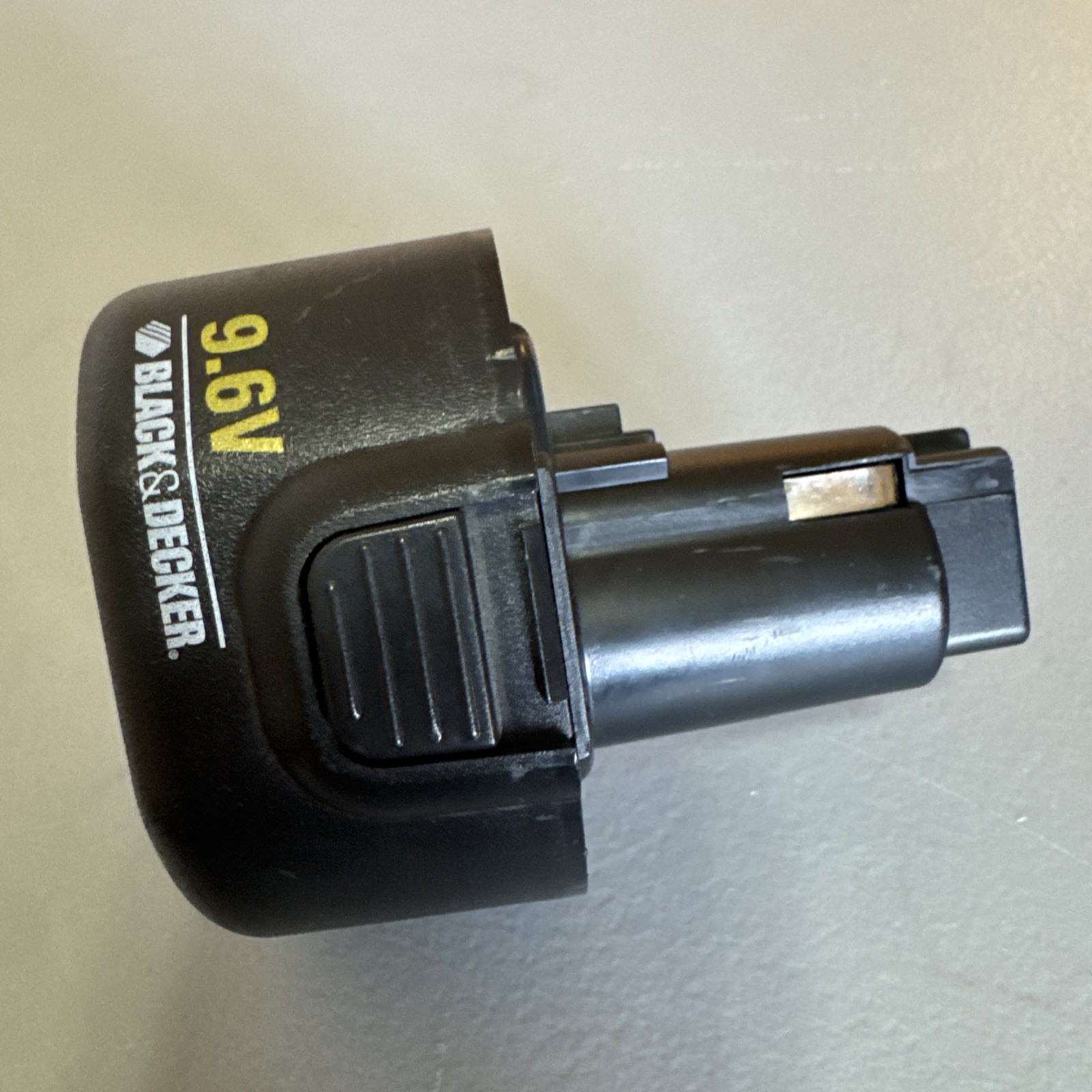 Black & Decker 9.6v Battery (untested)