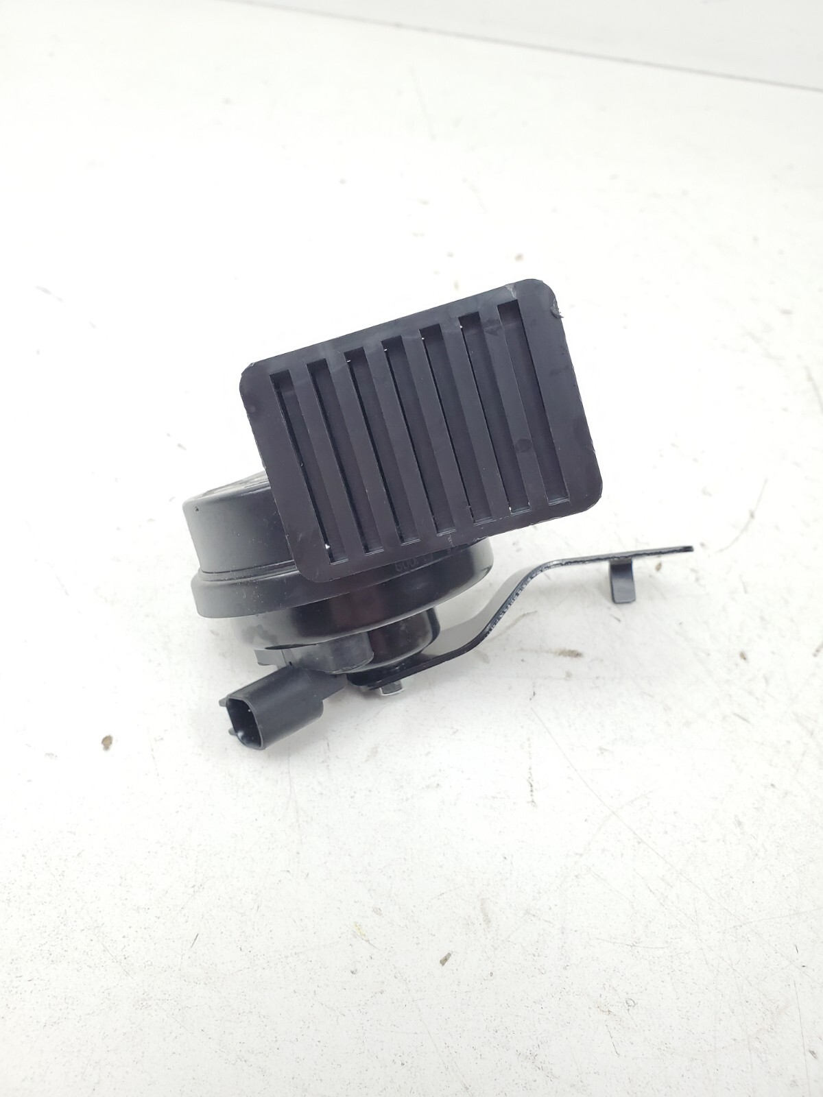 2024 CHEVROLET TRAX LEFT DRIVER SIDE LOW NOTE TONE HORN SIGNAL OEM